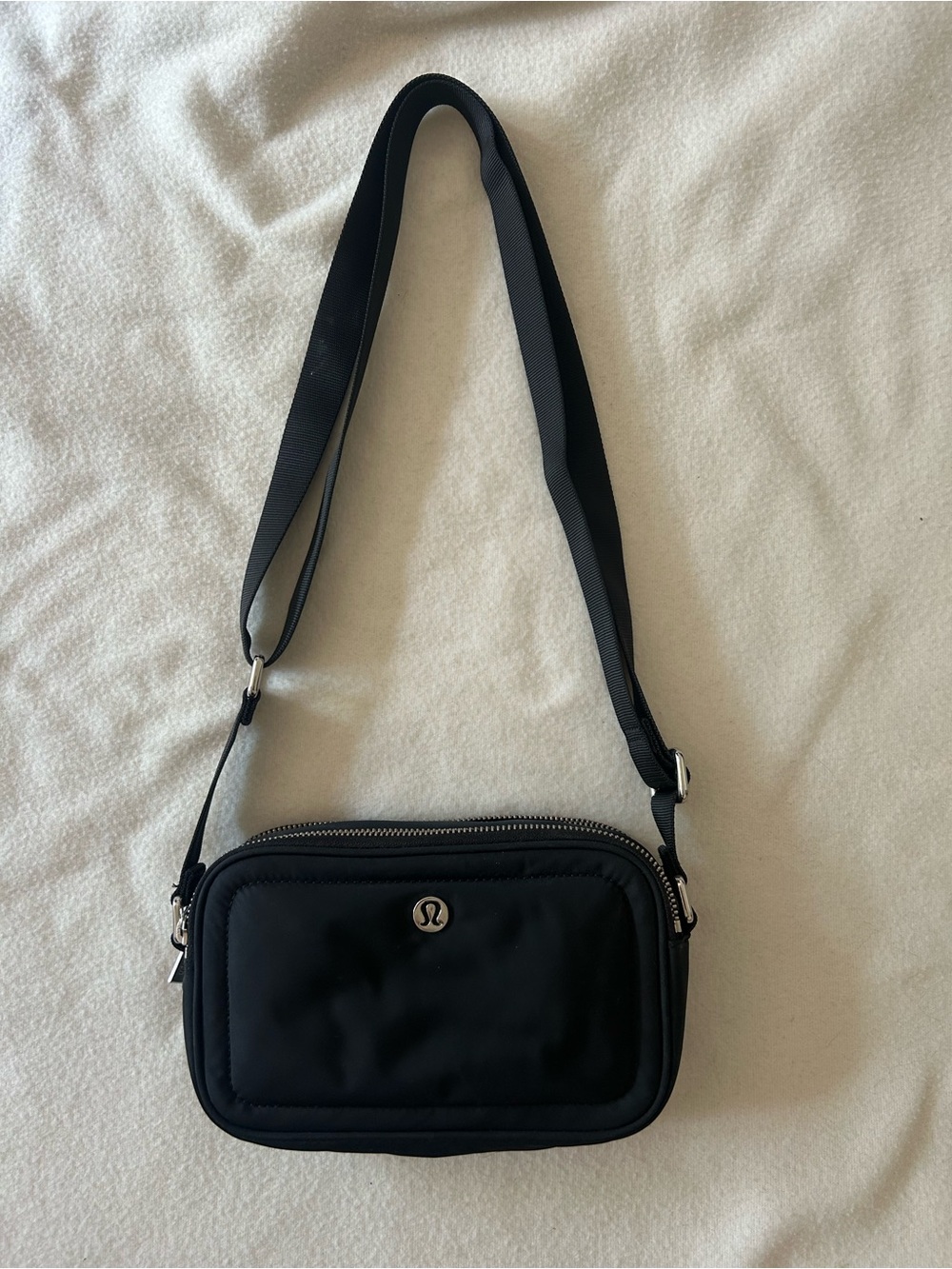 lululemon athletica Black Compact Camera Crossbody HTF